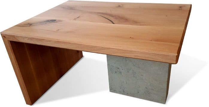Individuell gefertigter Holztisch